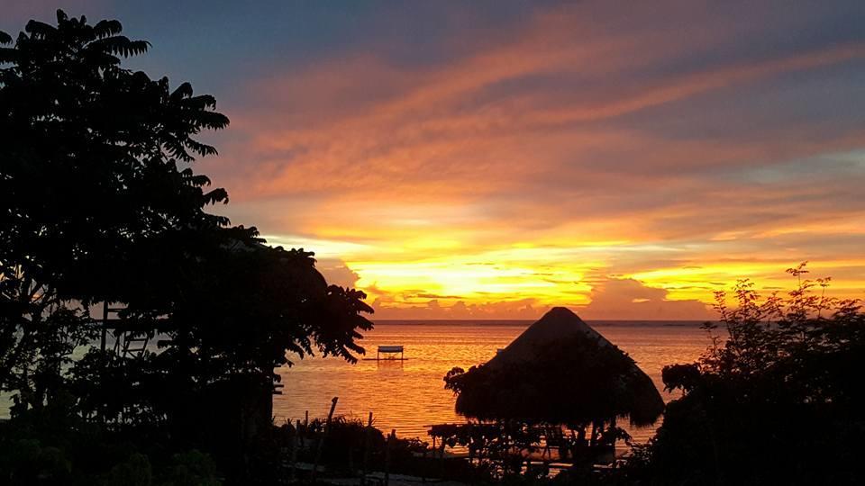 Birdland Beach Club Bolinao Екстер'єр фото