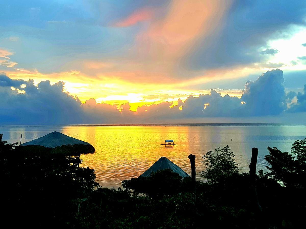 Birdland Beach Club Bolinao Екстер'єр фото